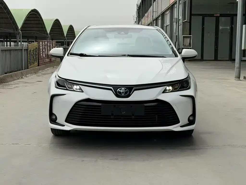 Toyota Corolla — фото 8
