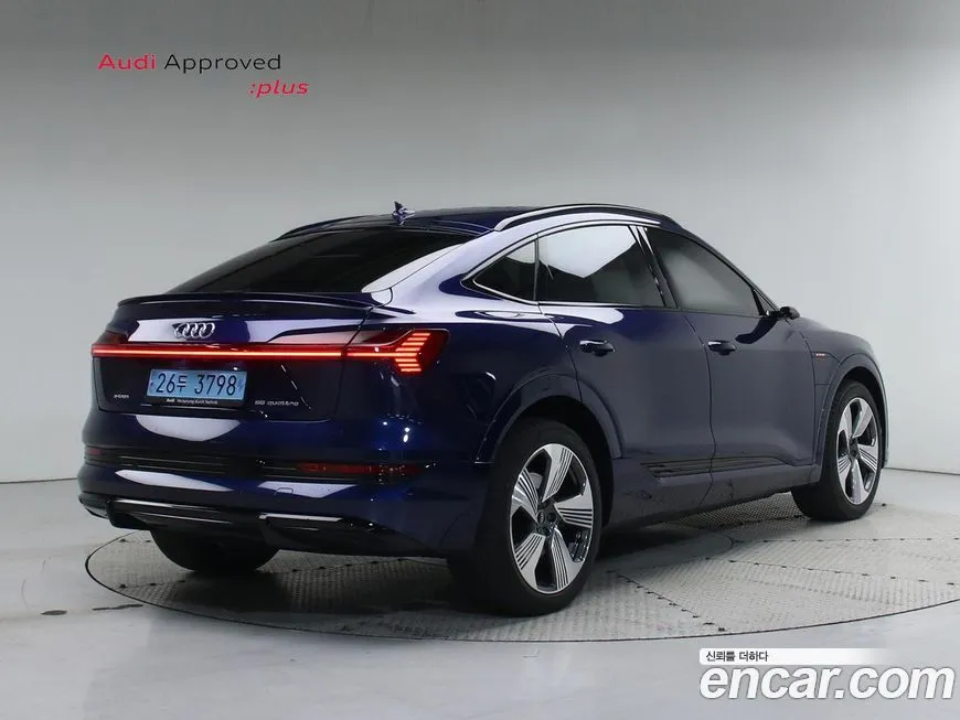 Audi e-tron 2022 из KR, фото 7