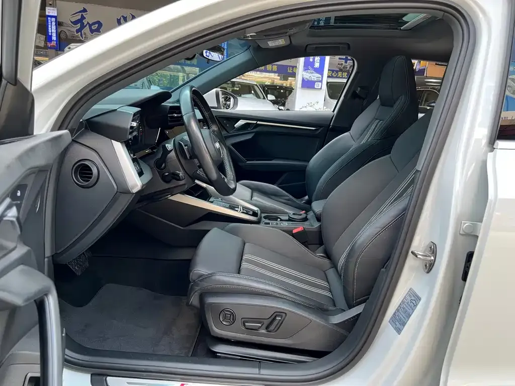 Audi A3 2024 из CN, фото 2