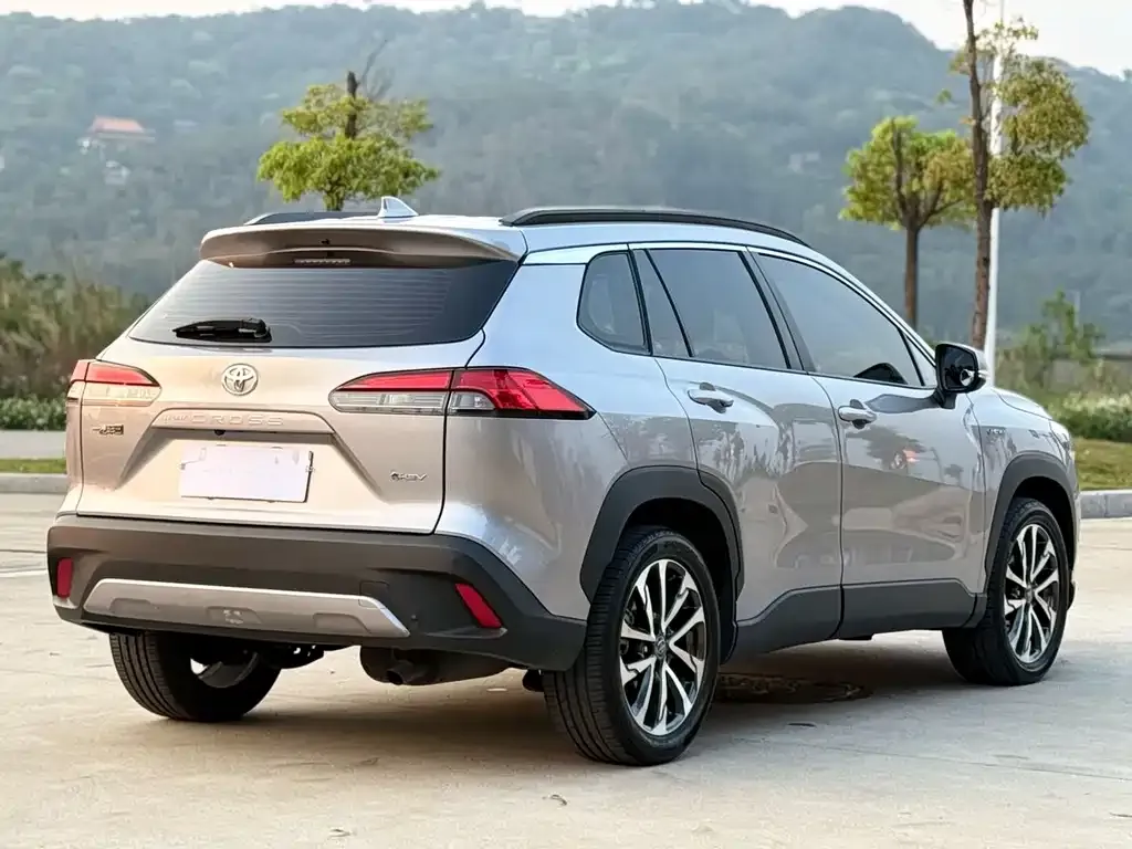 Toyota Corolla Cross — фото 9