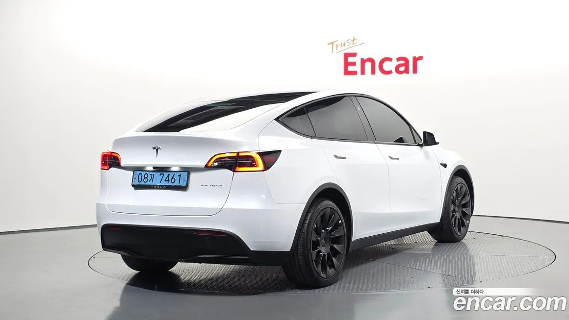 Tesla Model Y — фото 4