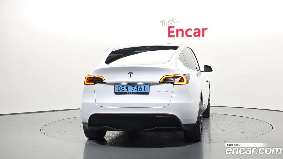 Tesla Model Y — фото 3