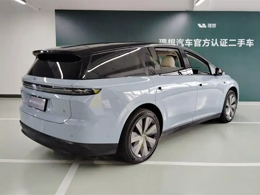 Li Auto i8 — фото 6