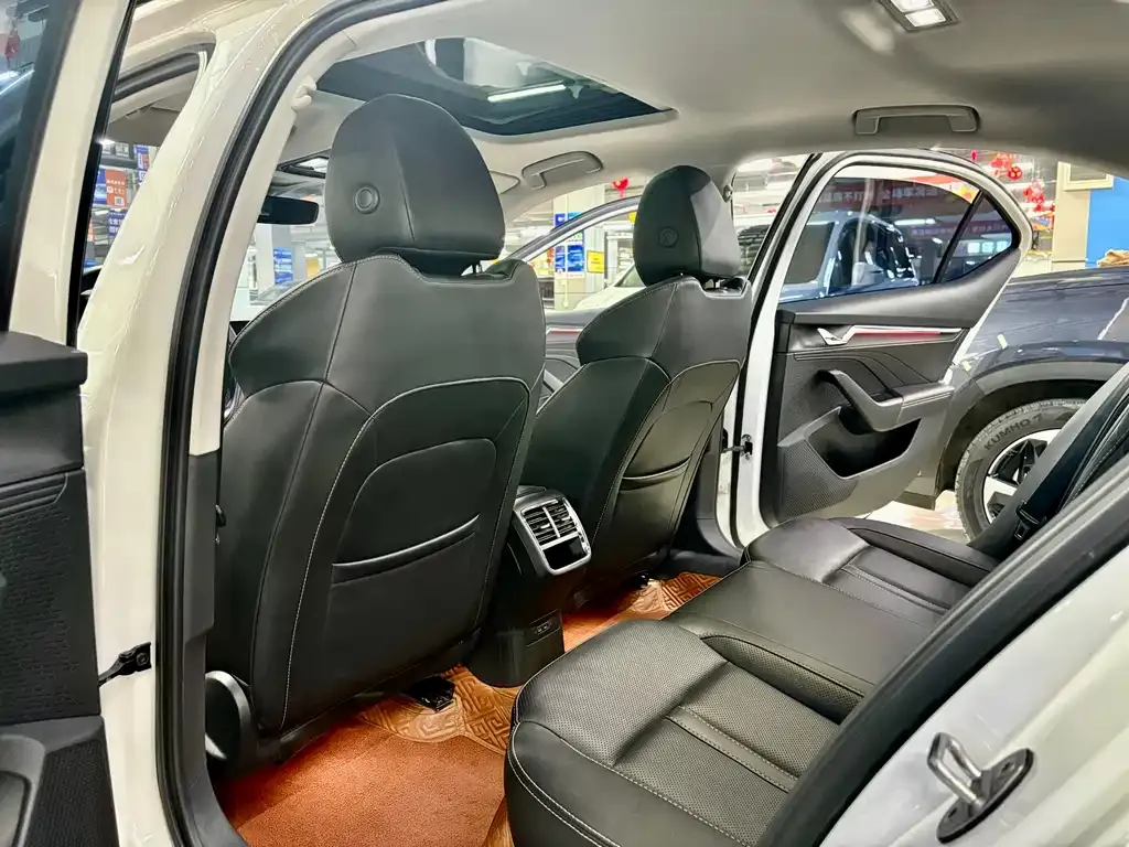 Skoda Octavia — фото 4