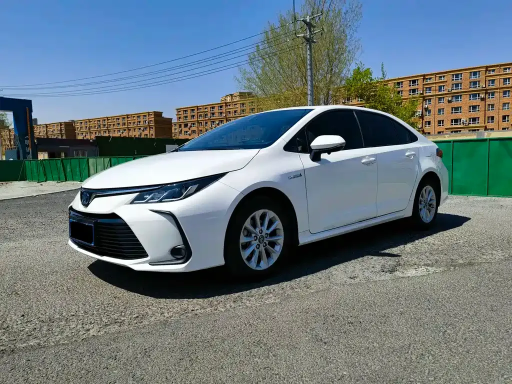 Toyota Corolla — фото 1