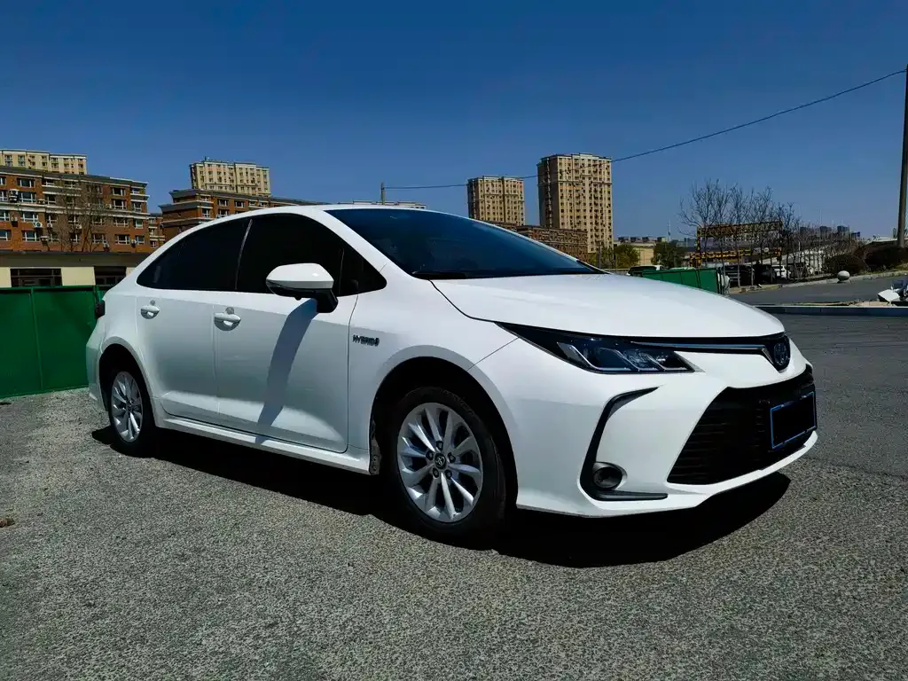 Toyota Corolla — фото 9