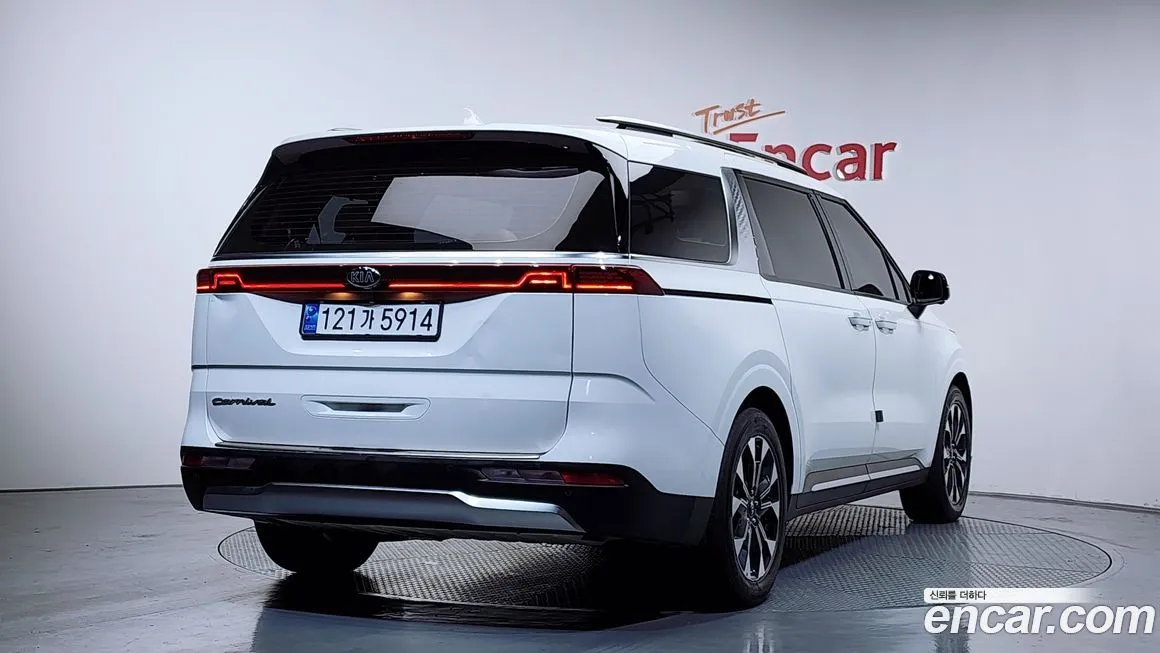 Kia Carnival — фото 2