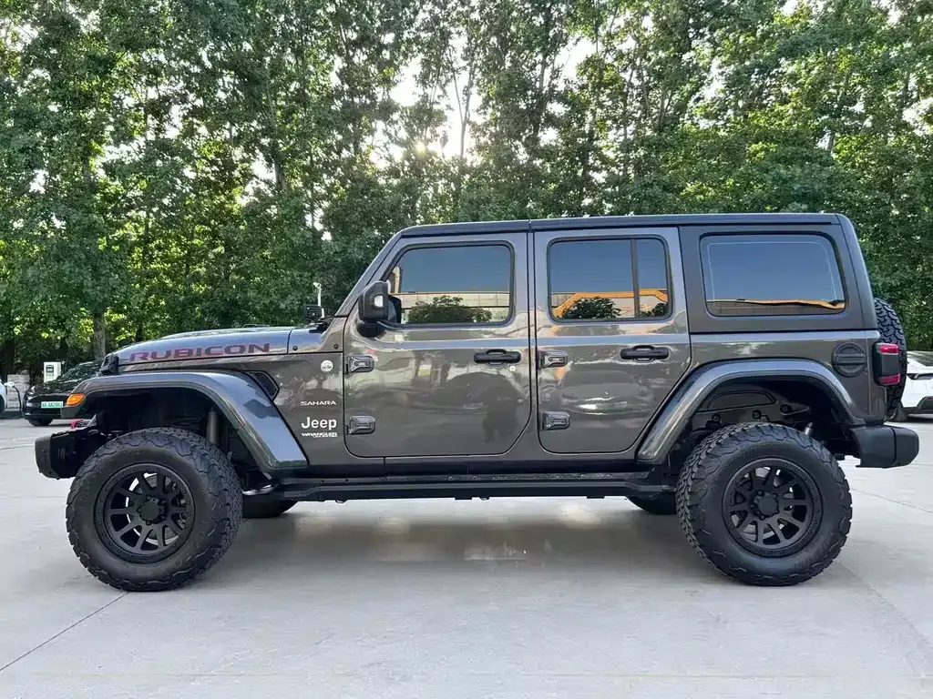 Jeep Wrangler — фото 10