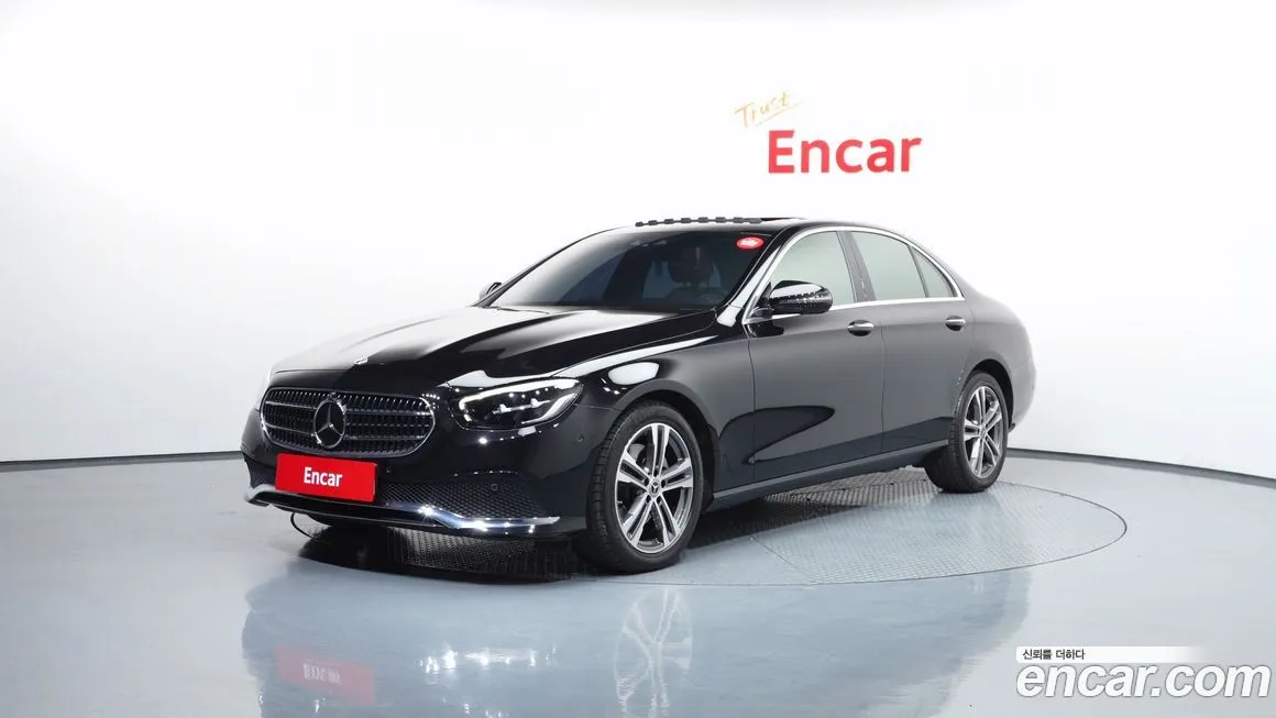 Mercedes-Benz E-Class — фото 1
