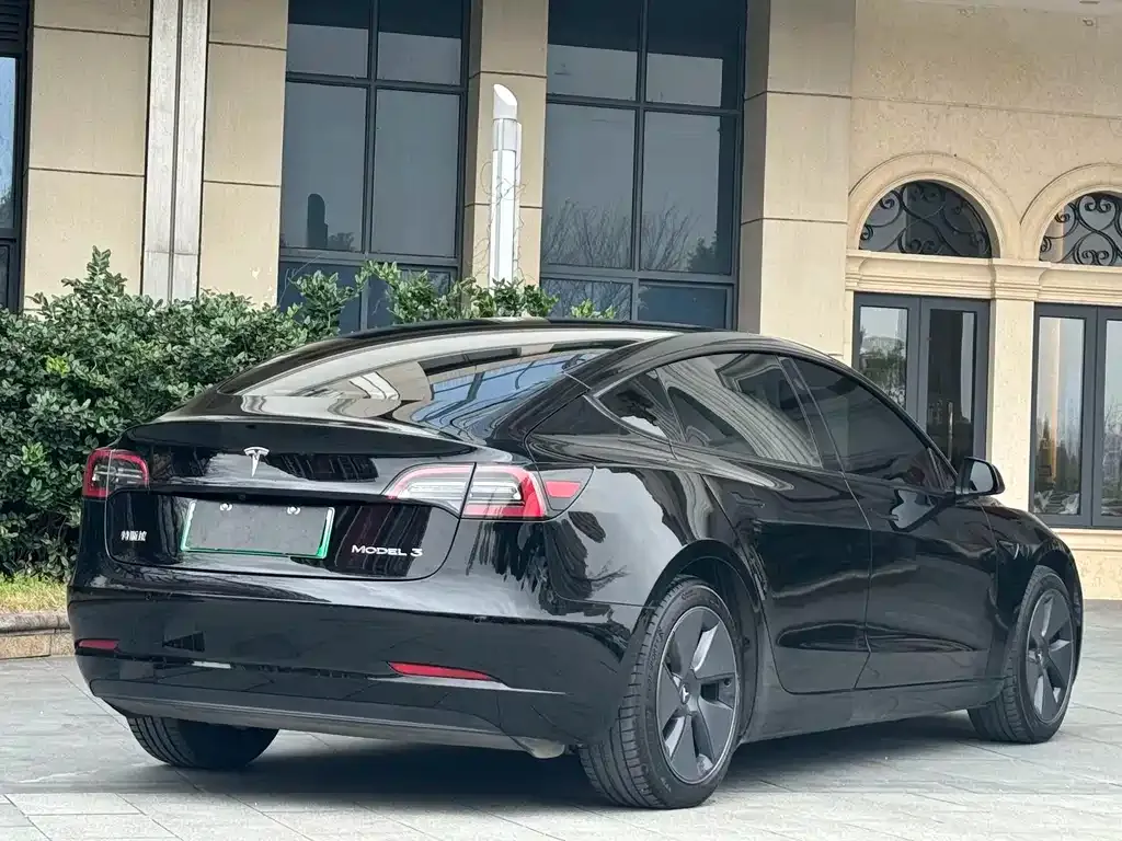 Tesla Model 3 — фото 6