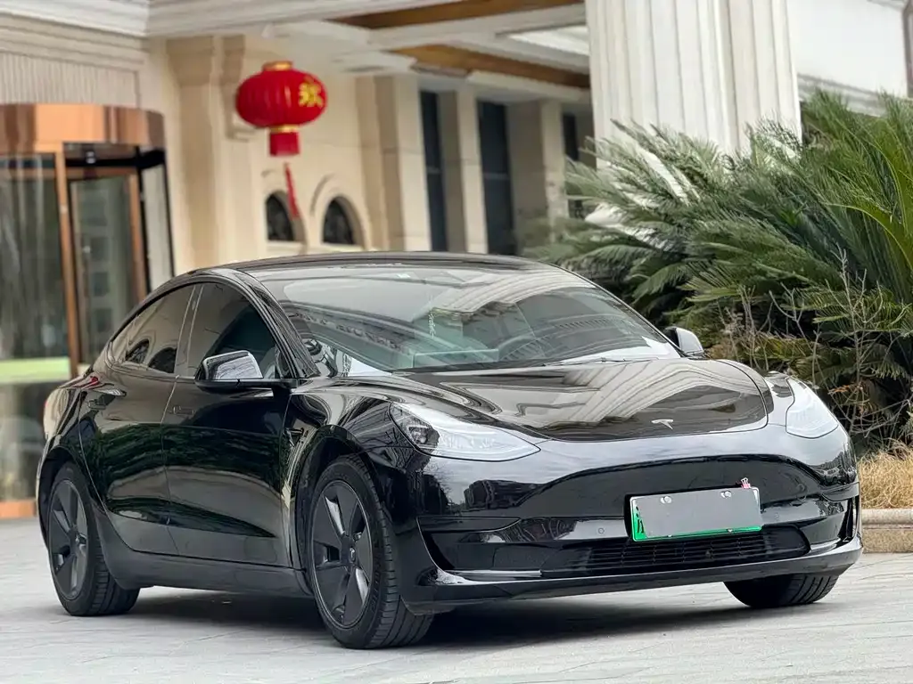 Tesla Model 3 — фото 7
