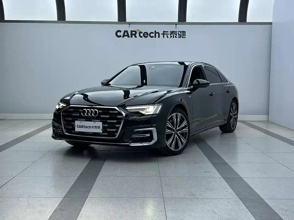 Audi A6L — фото 1