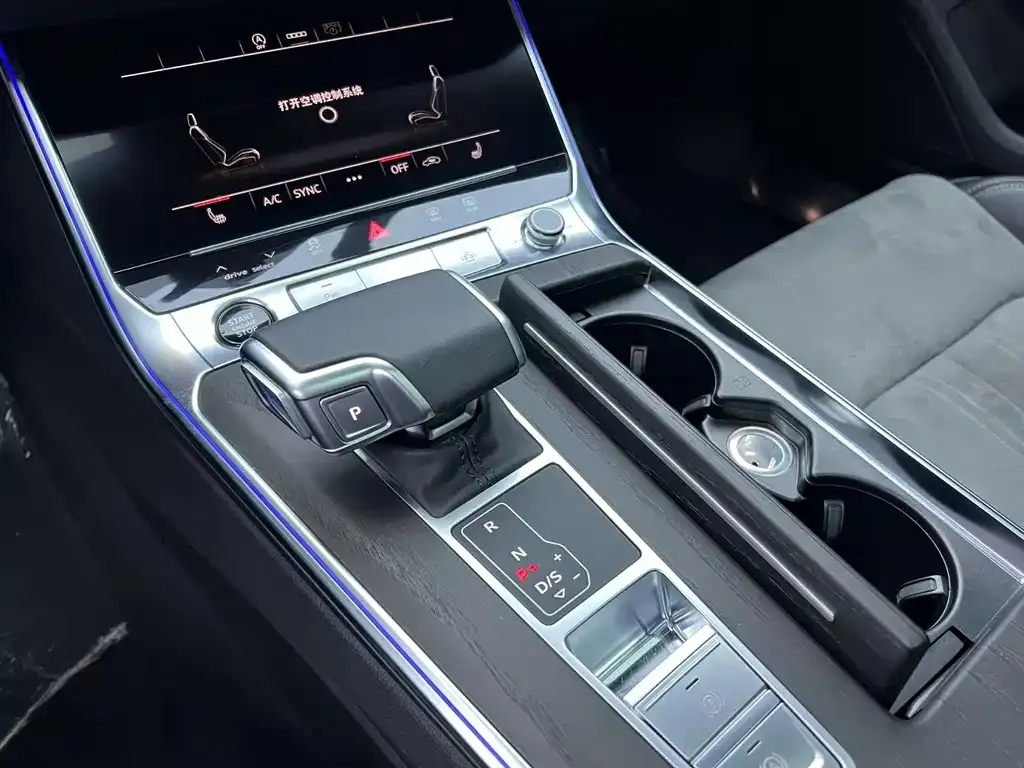 Audi A6L — фото 10