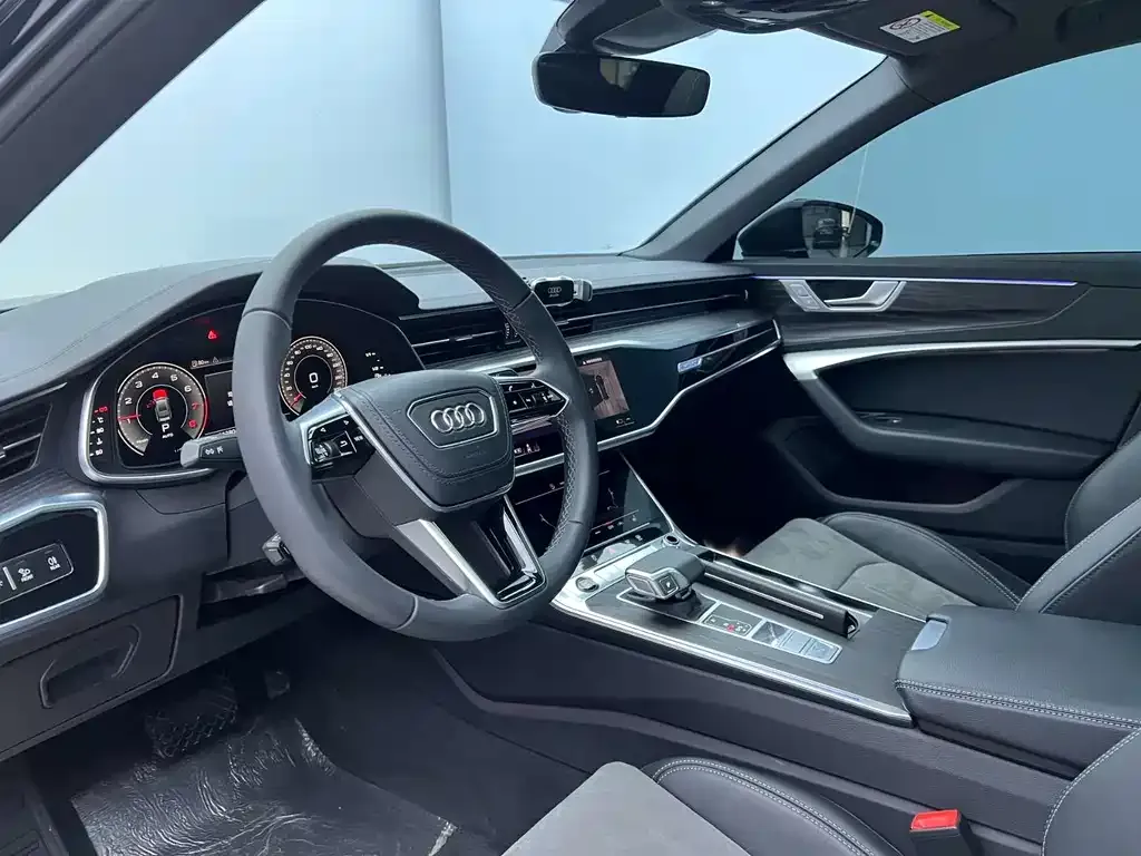 Audi A6L — фото 7