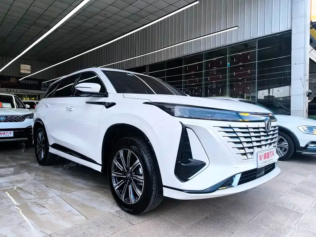 Changan CS75PLUS — фото 10