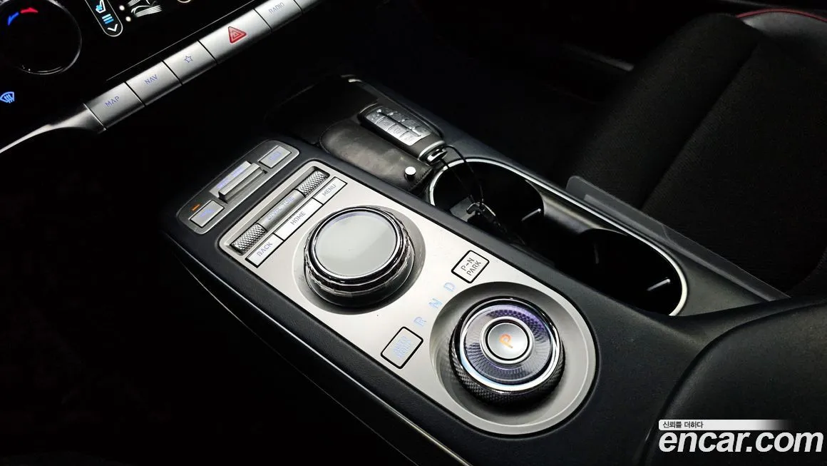Genesis GV70 — фото 2
