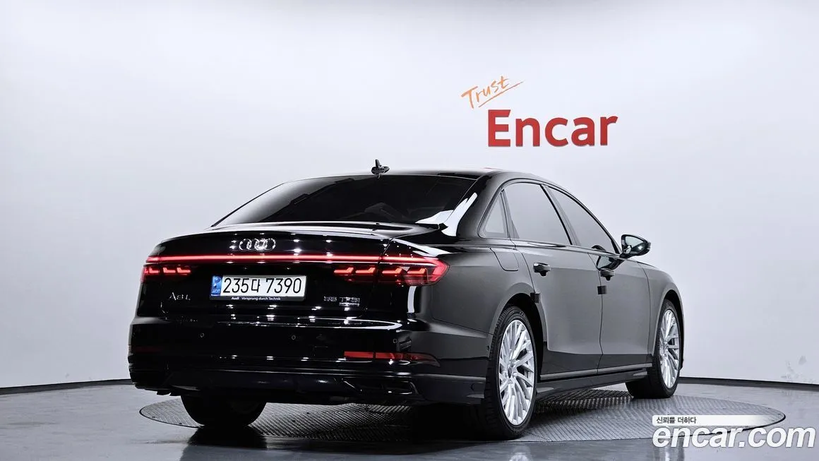 Audi A8 — фото 3