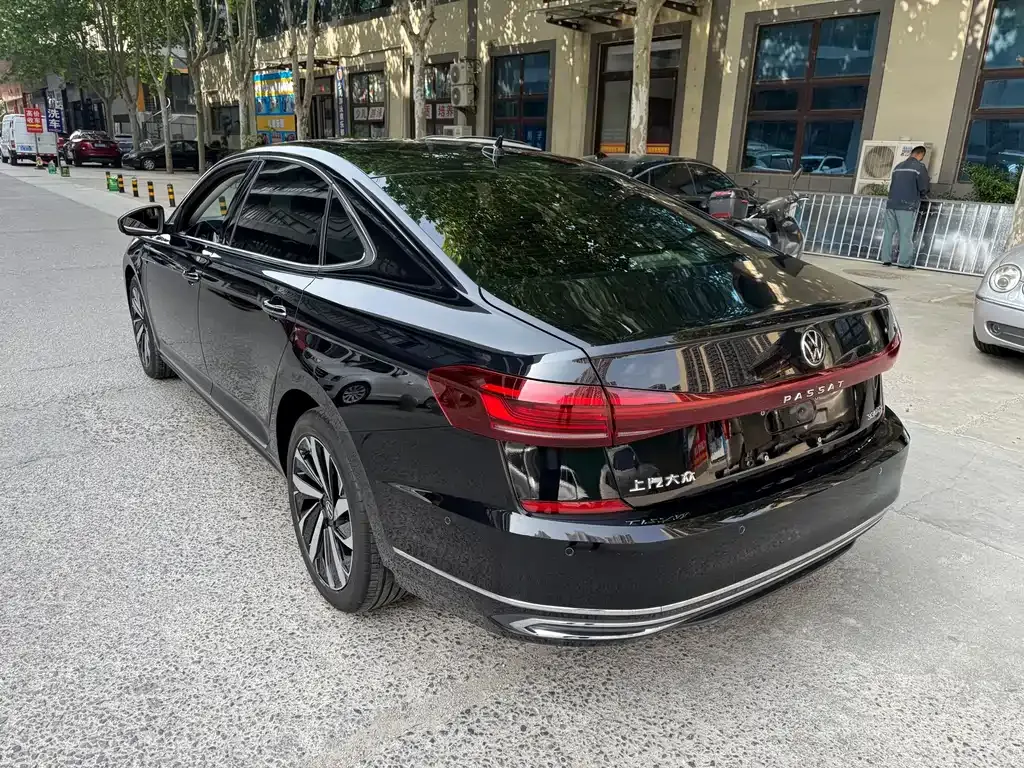 Volkswagen Passat — фото 9