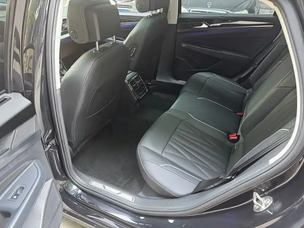 Volkswagen Passat — фото 2