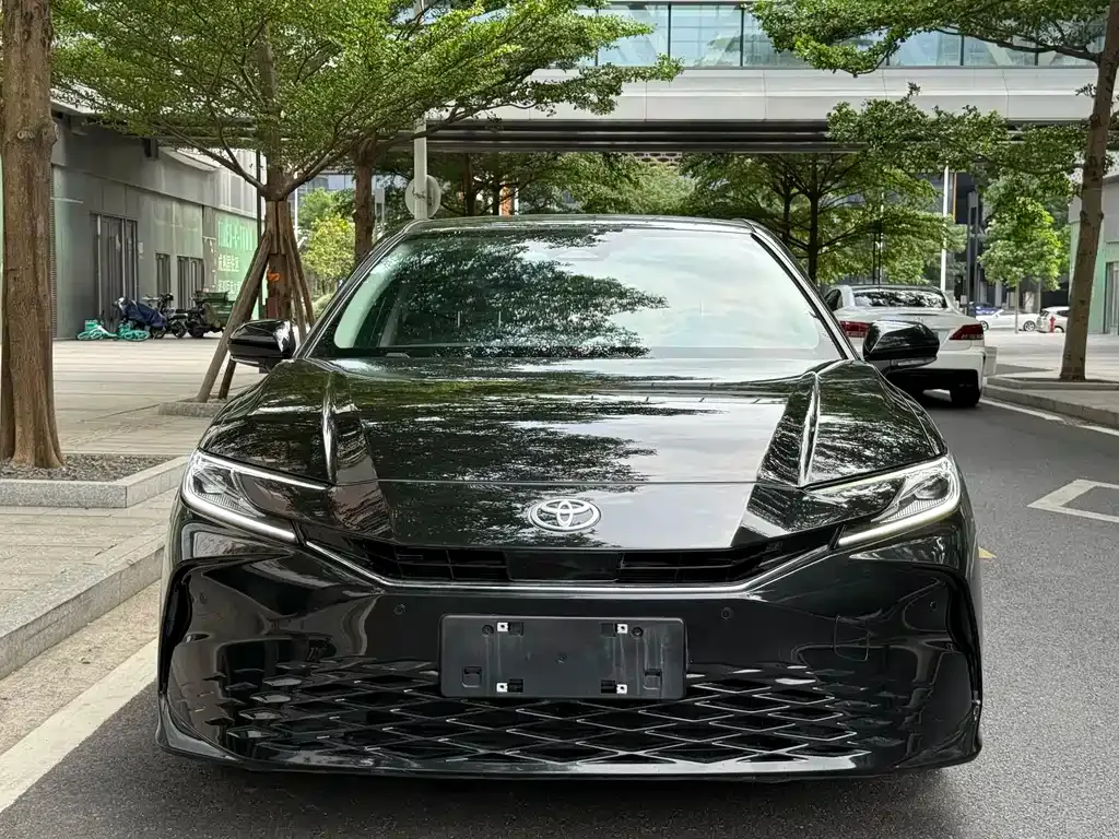 Toyota Camry — фото 8