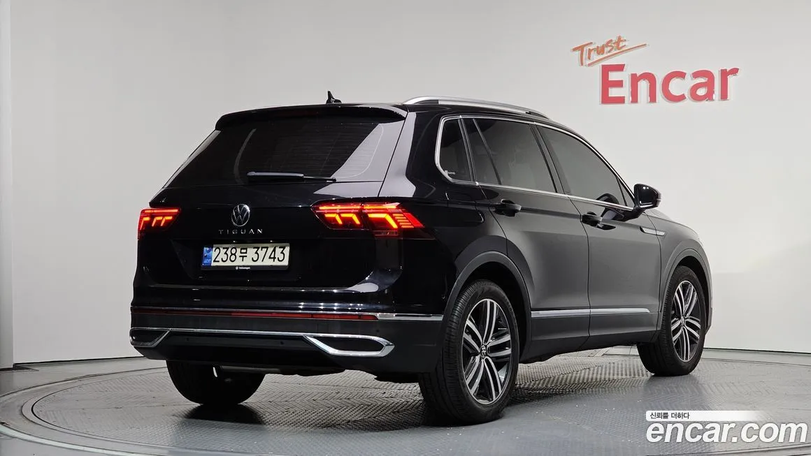 Volkswagen Tiguan — фото 4