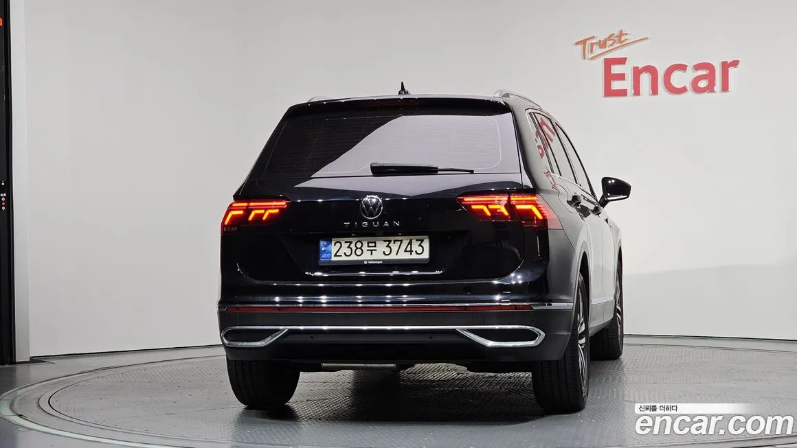 Volkswagen Tiguan — фото 2