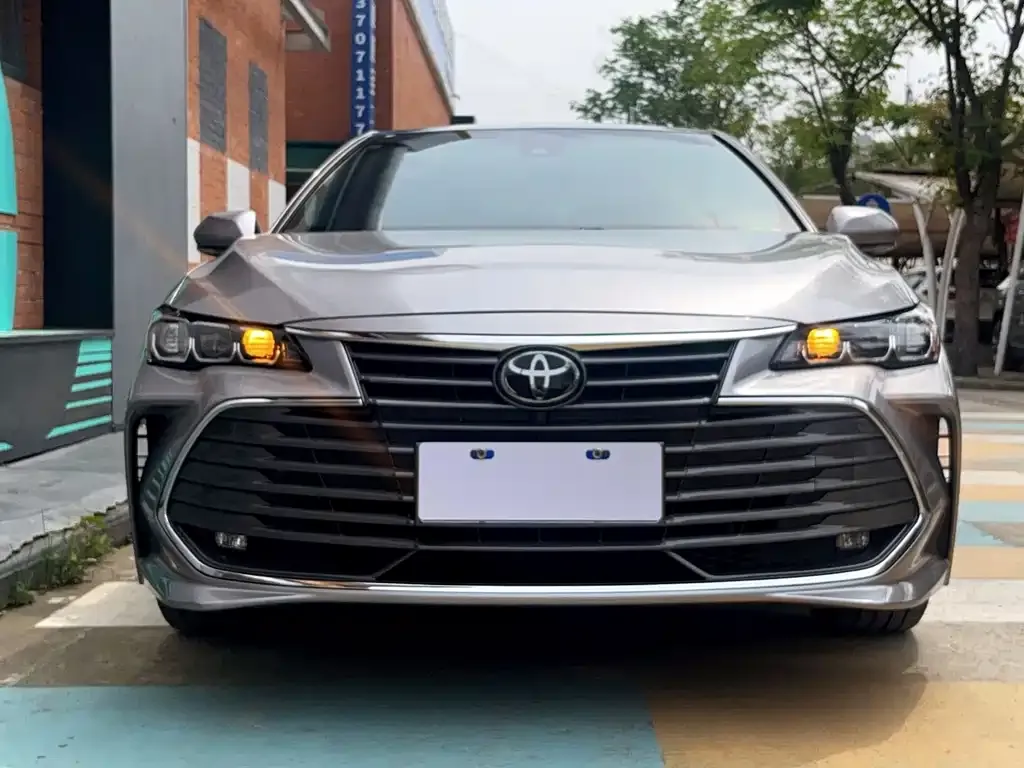 Toyota Avalon — фото 4