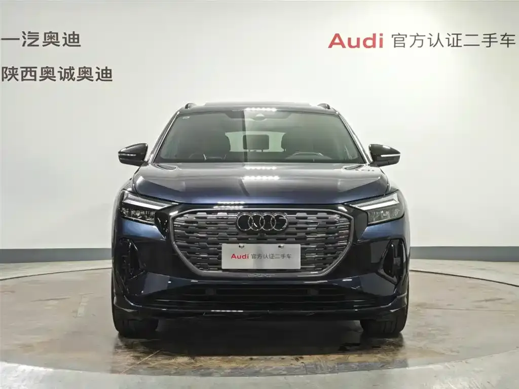 Audi Q4 e-tron — фото 2