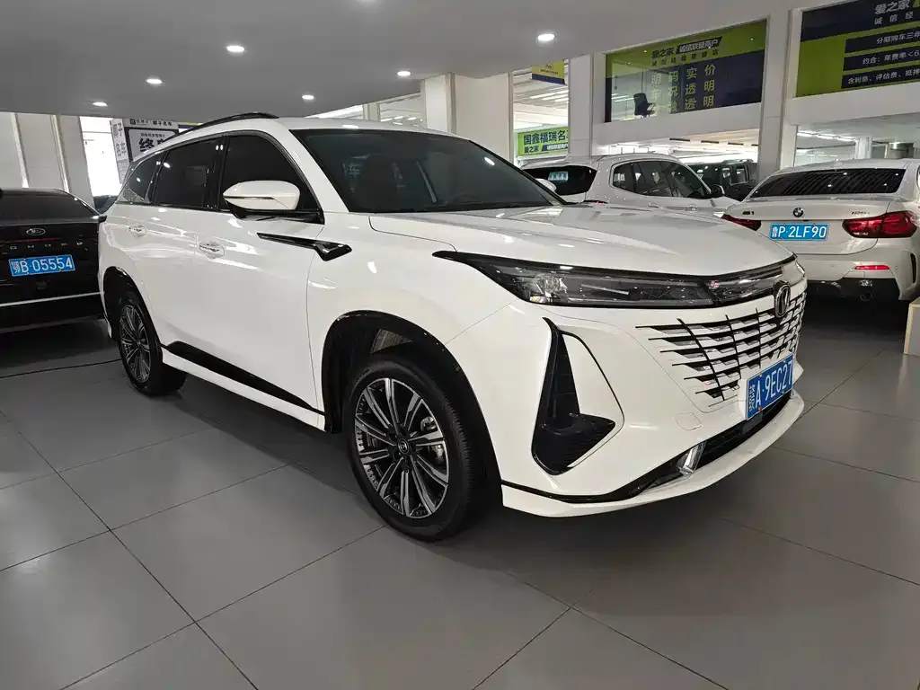 Changan CS75PLUS — фото 3