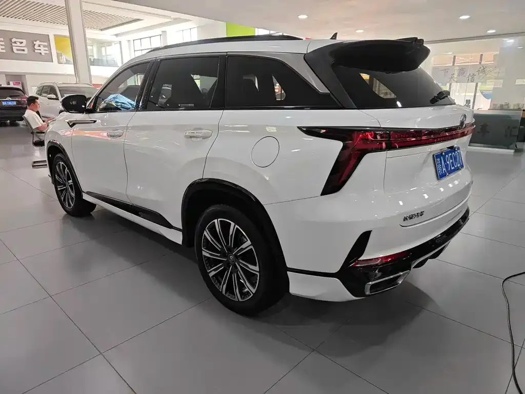 Changan CS75PLUS — фото 4