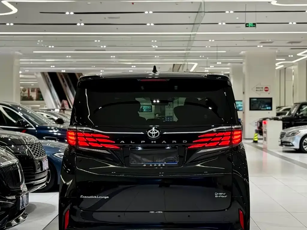 Toyota Alphard 2025 из CN, фото 8