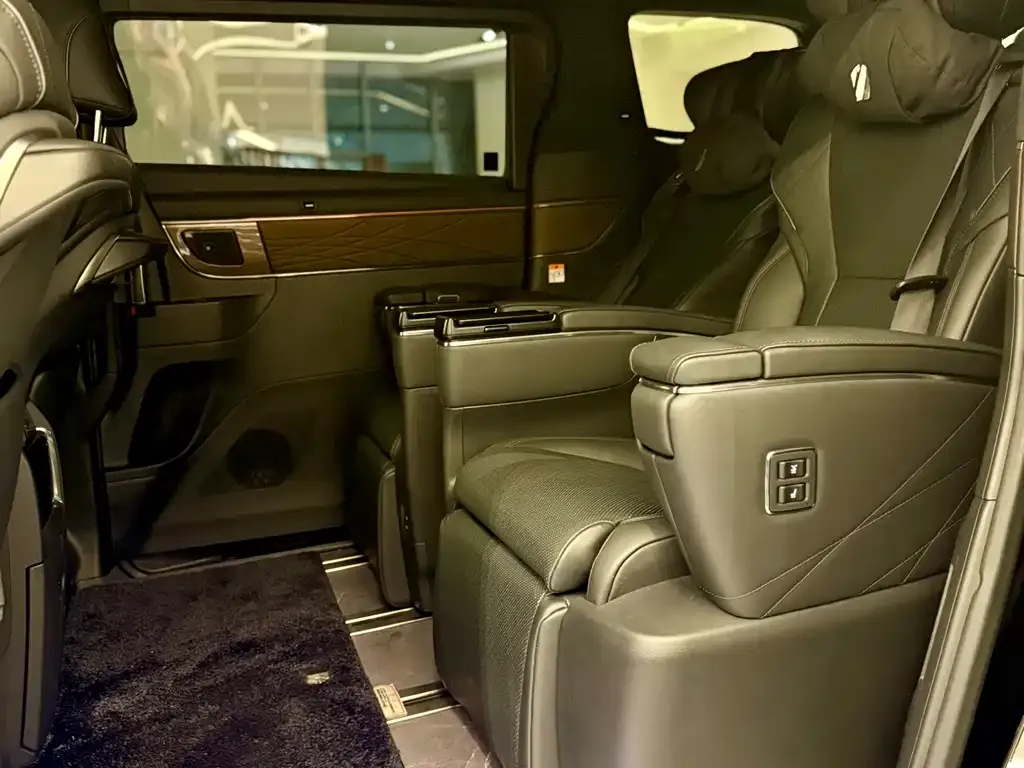 Toyota Alphard 2025 из CN, фото 4