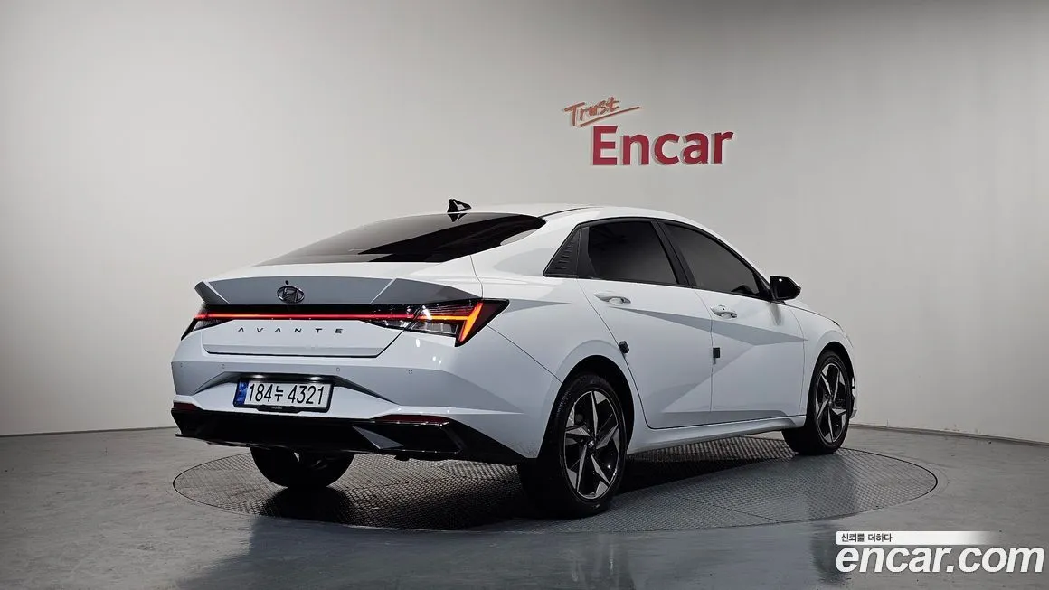 Hyundai AVANTE — фото 3