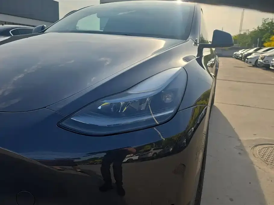 Tesla Model Y — фото 3