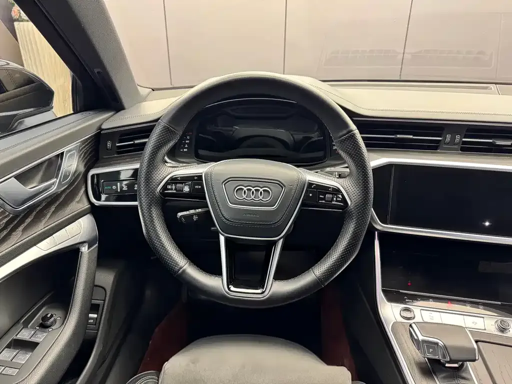 Audi A6L — фото 9