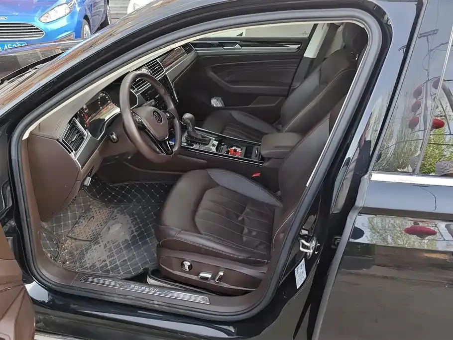 Volkswagen Phideon 2023 из CN, фото 10