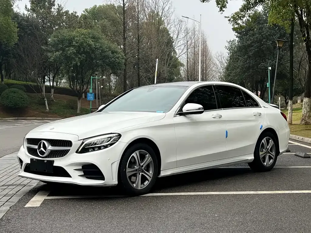 Mercedes-Benz C-Class — фото 1