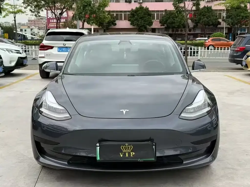 Tesla Model 3 — фото 5