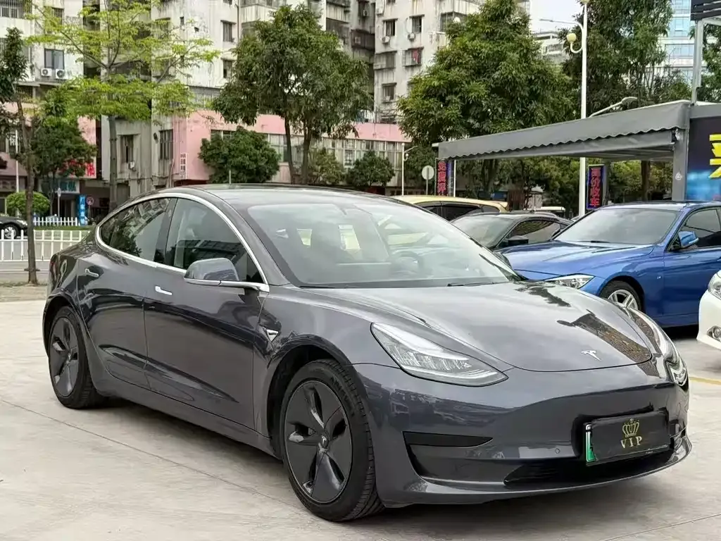 Tesla Model 3 — фото 7