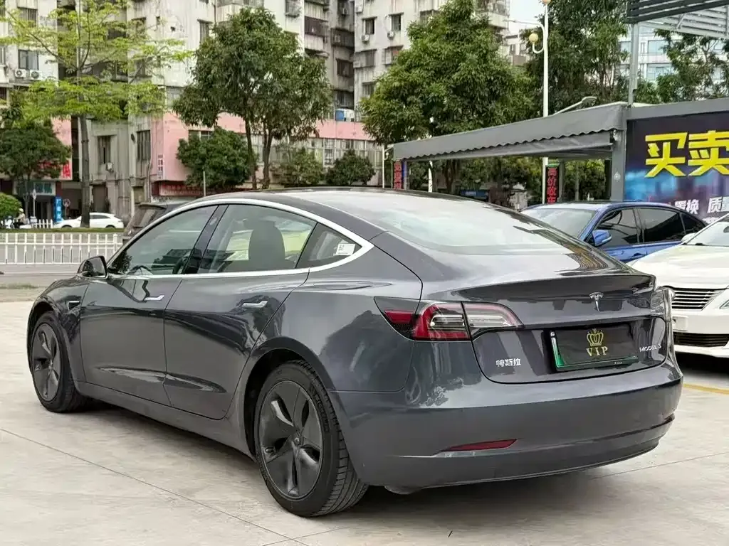 Tesla Model 3 — фото 8