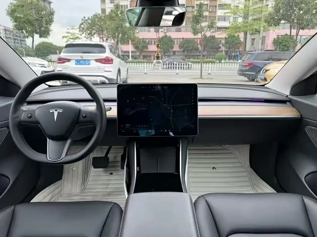 Tesla Model 3 — фото 6