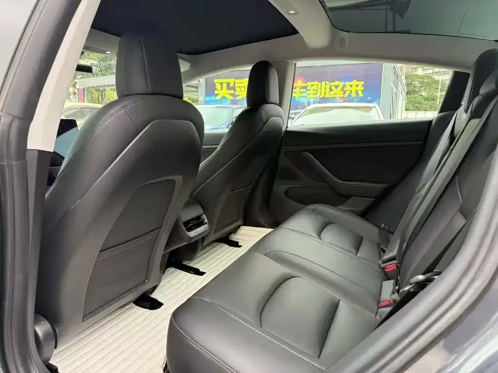 Tesla Model 3 — фото 2