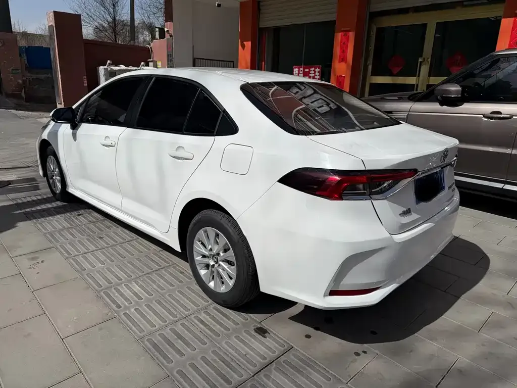 Toyota Corolla 2023 из CN, фото 3