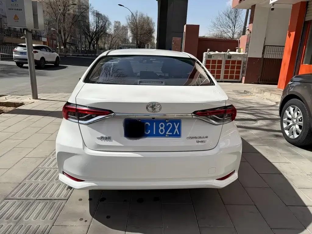 Toyota Corolla 2023 из CN, фото 2