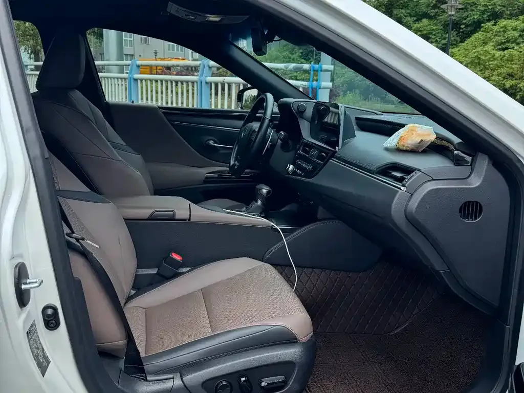 Lexus ES 2022 из CN, фото 10