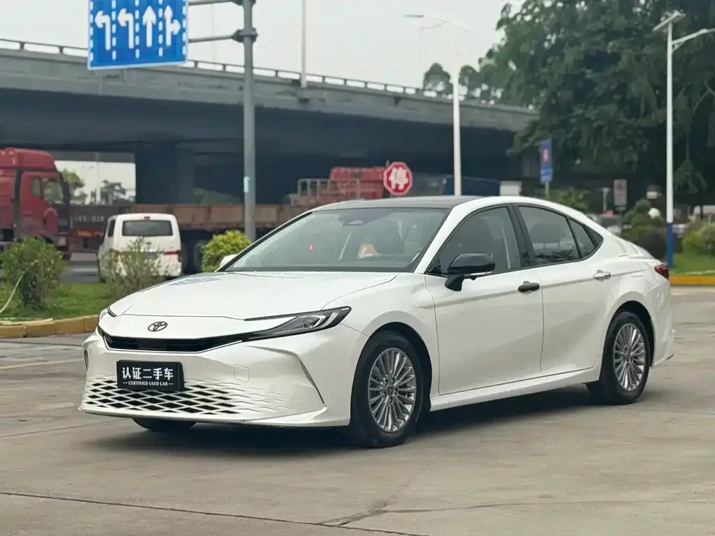Toyota Camry 2024 из CN, фото 1