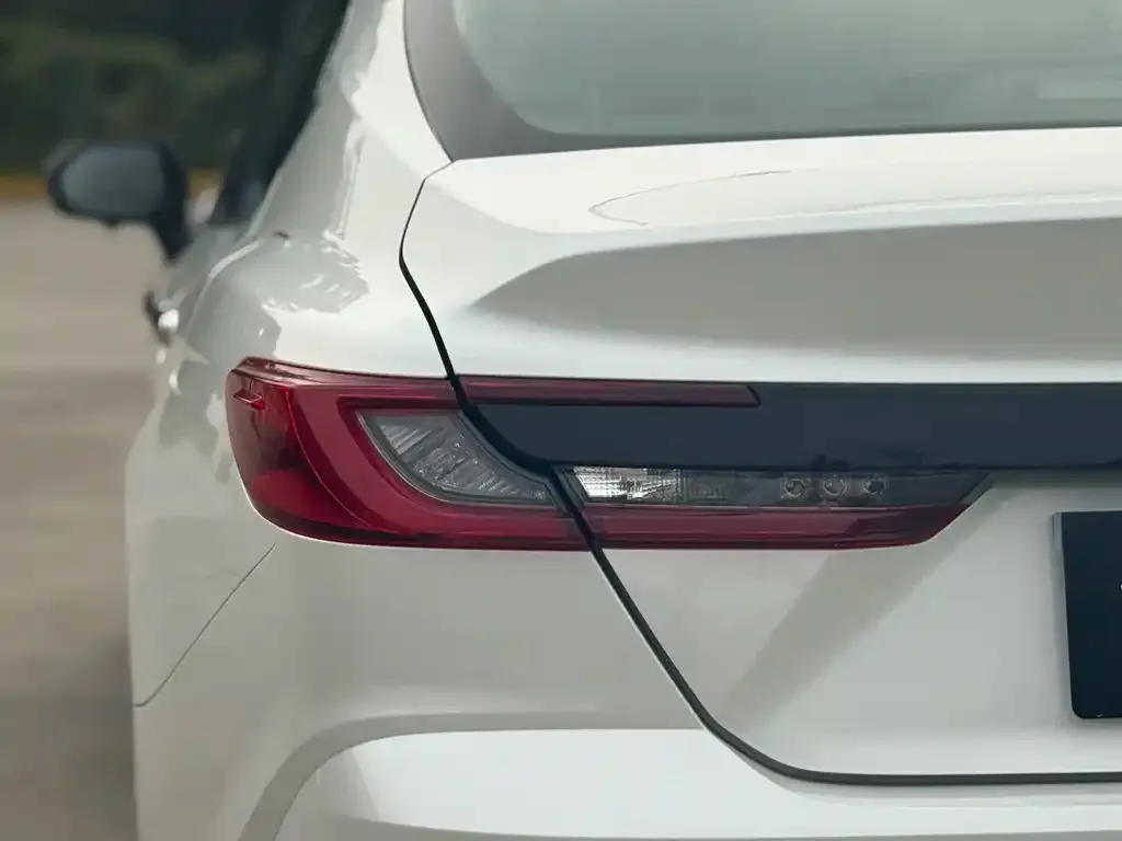 Toyota Camry 2024 из CN, фото 2