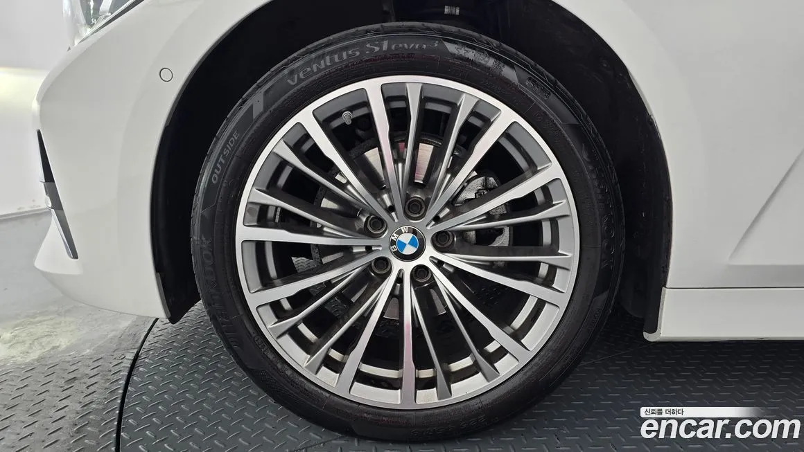 BMW 3-Series 2021 из KR, фото 5