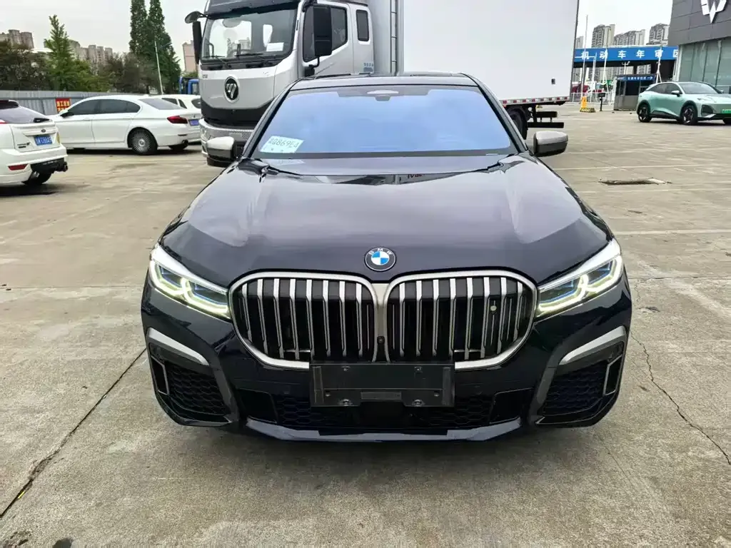 BMW 7 Series — фото 5
