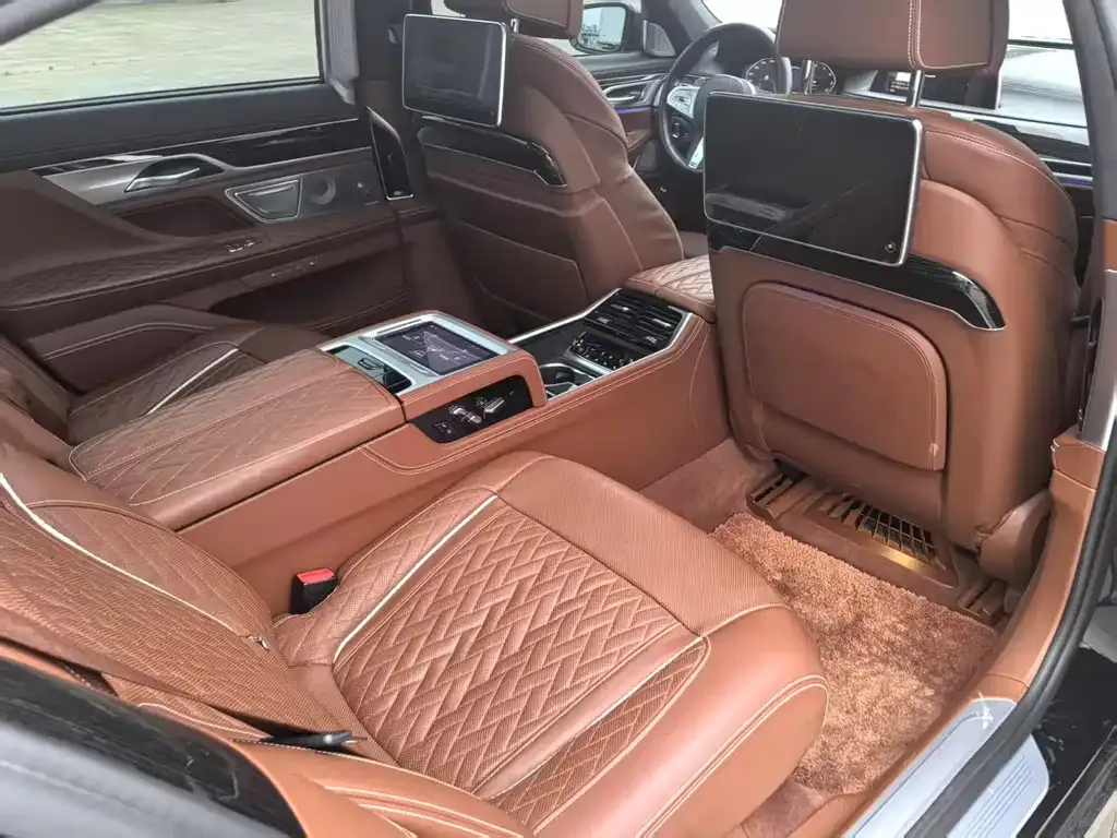 BMW 7 Series — фото 3